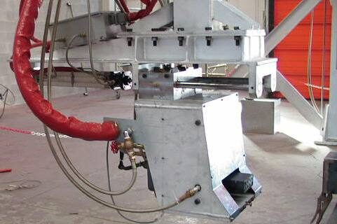 PSS2000_06_stamping head with 8 pins on beam to stamp all strands