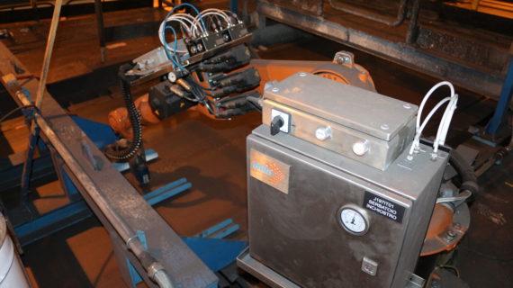 SDS7000_01 kuka robot arm in marking position