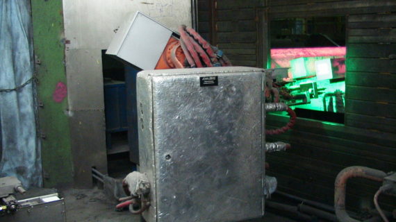 STS5000_06 reading a tag on hot billet